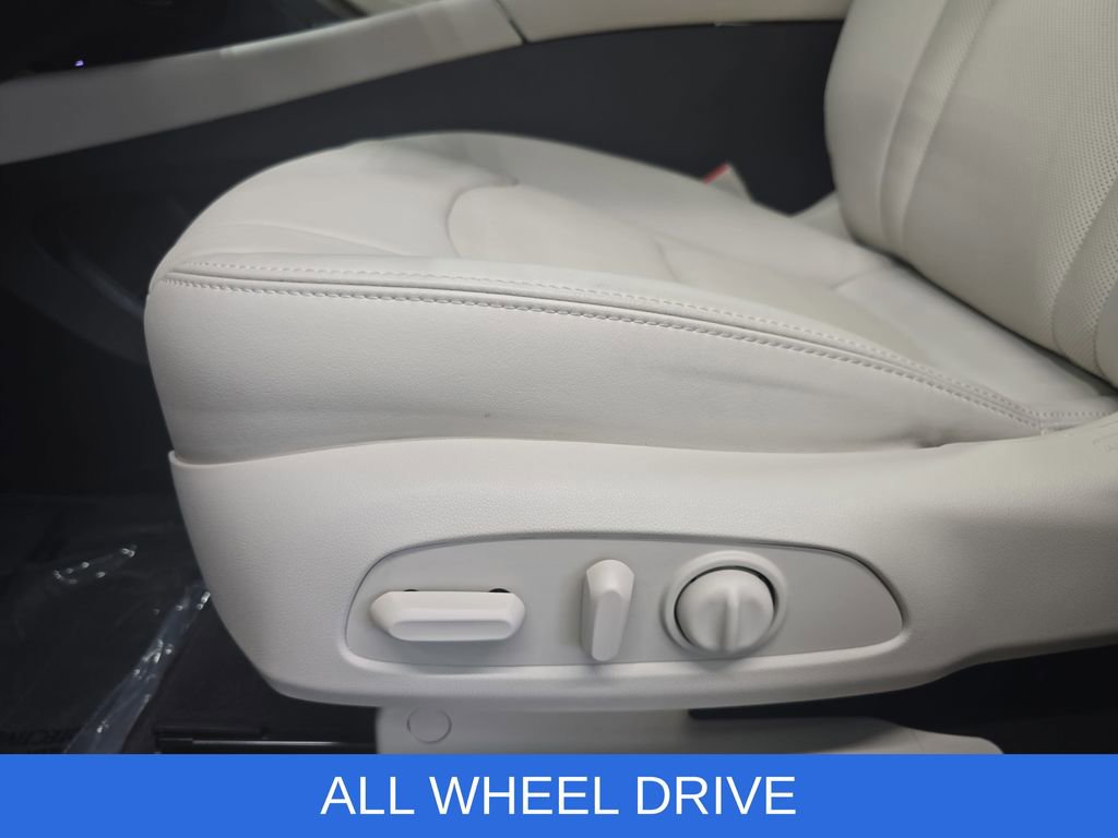 Used 2024 Buick Enclave Essence w/ Experience Buick Package AWD/4WD image 29