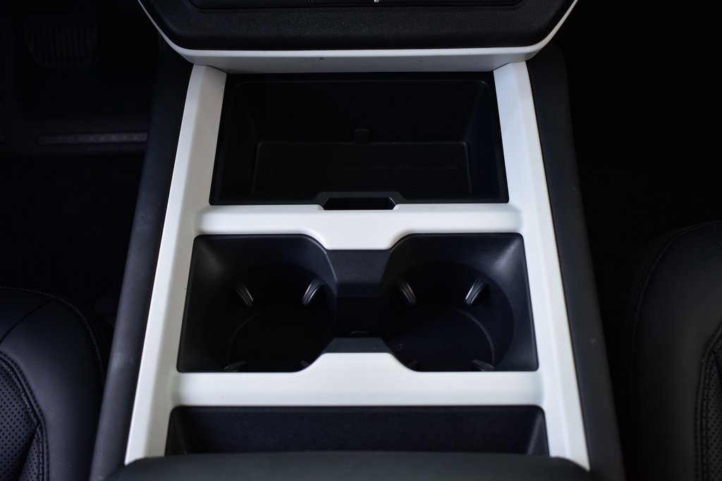 Used 2025 Land Rover Defender 110 S image 39