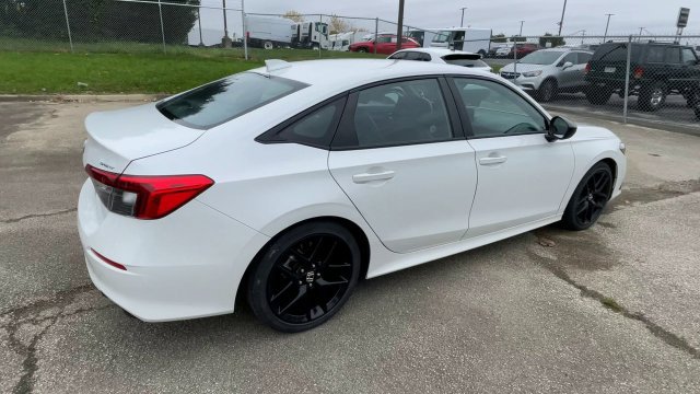 Used 2023 Honda Civic Sport image 2