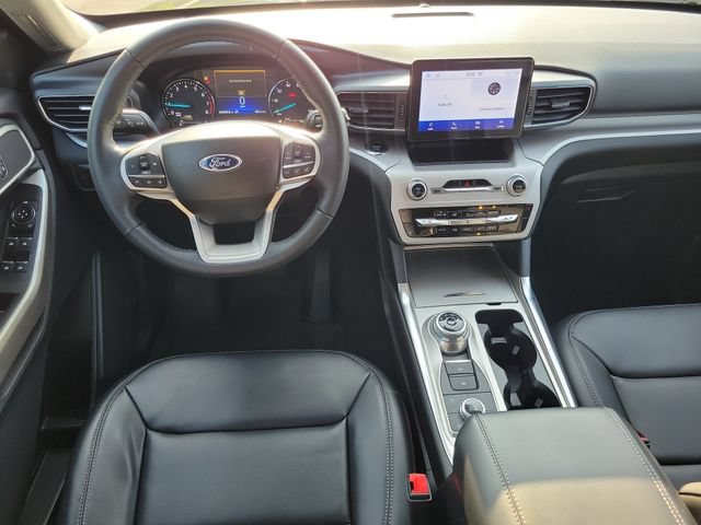 Used 2023 Ford Explorer XLT w/ Equipment Group 202A AWD/4WD image 12