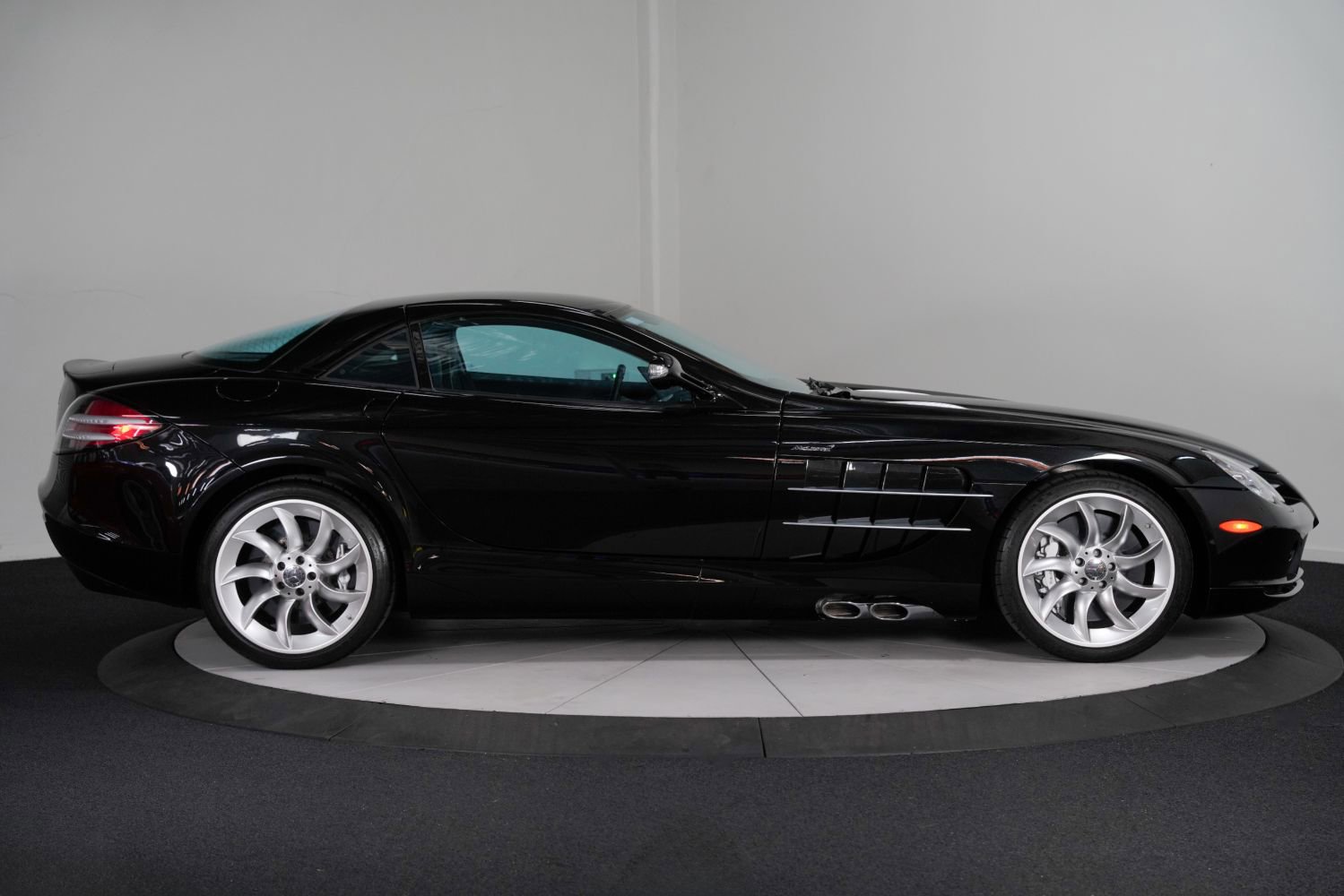 Used 2006 Mercedes-Benz SLR image 9