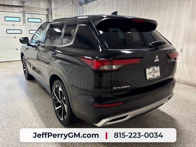 Used 2022 Mitsubishi Outlander SE AWD/4WD image 5