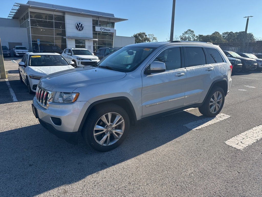 Used 2013 Jeep Grand Cherokee Laredo image 1