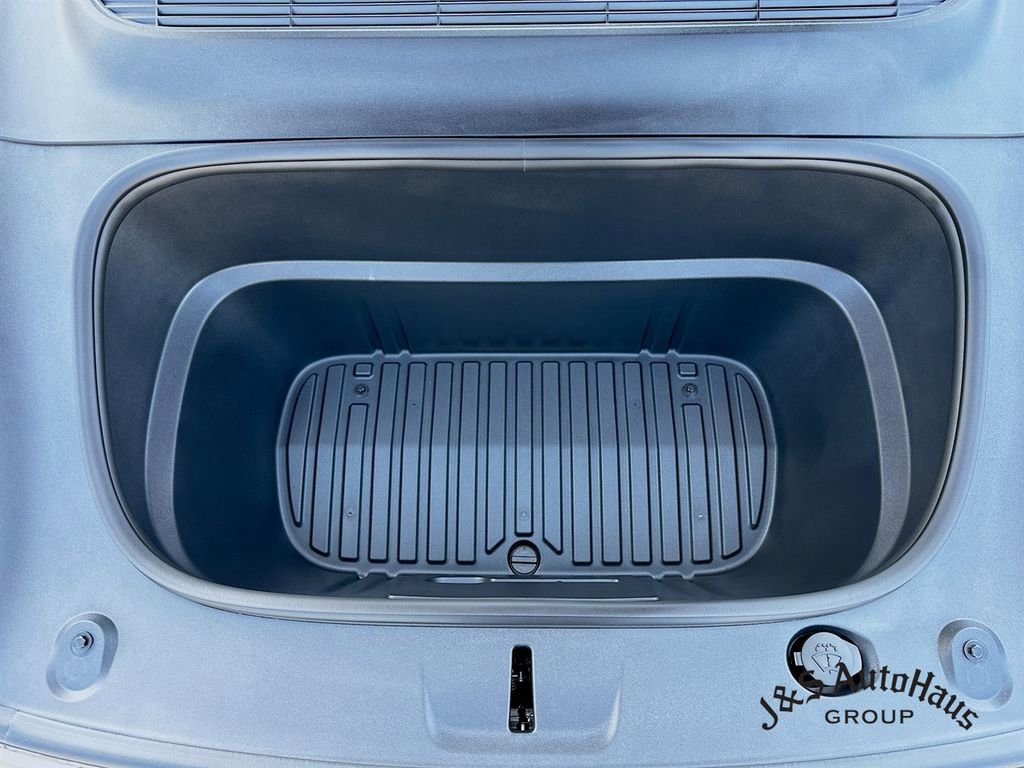 Used 2026 Tesla Model Y Performance image 38