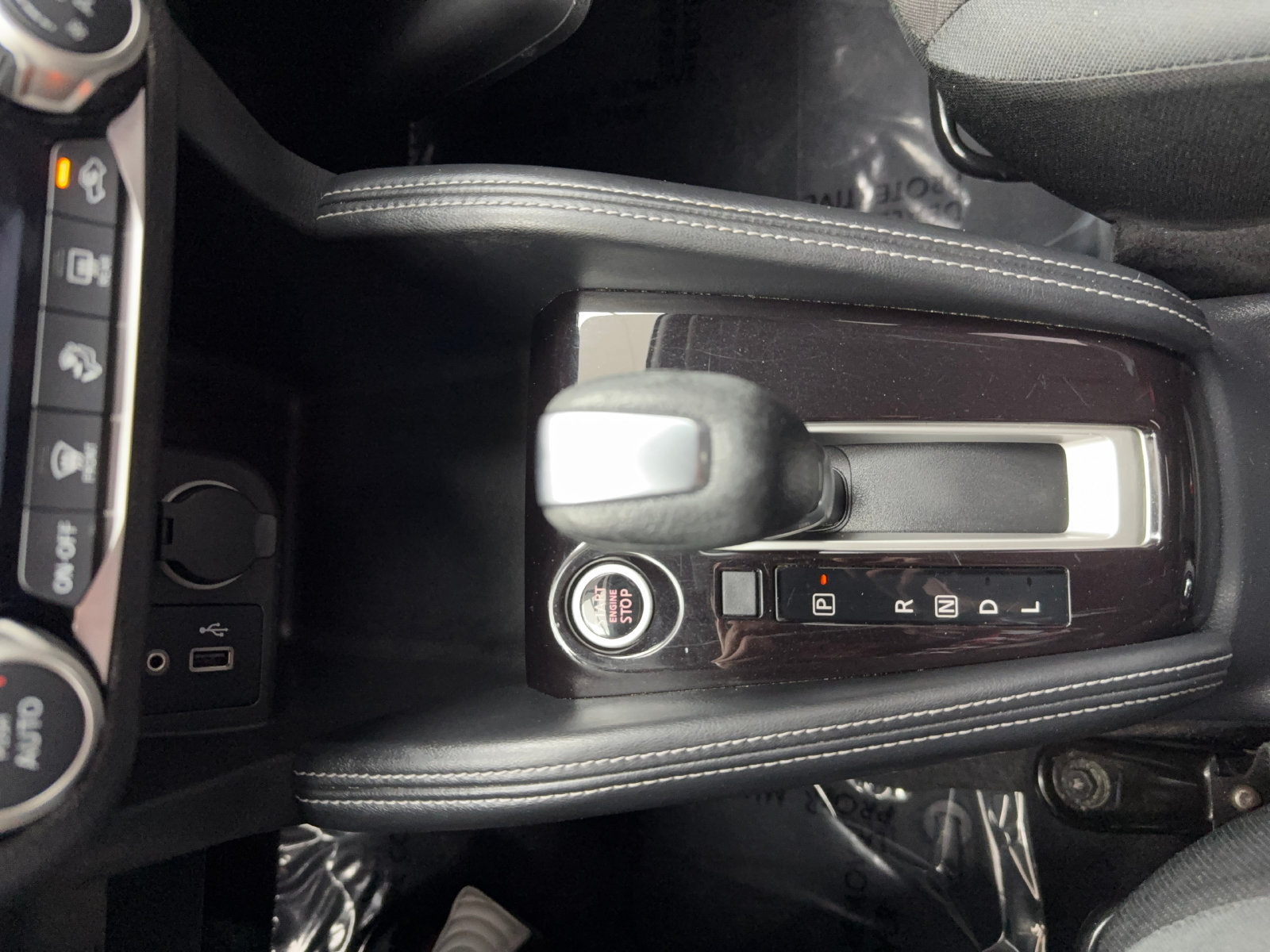 Used 2019 Nissan Kicks SR w/ Exterior Package FWD image 19