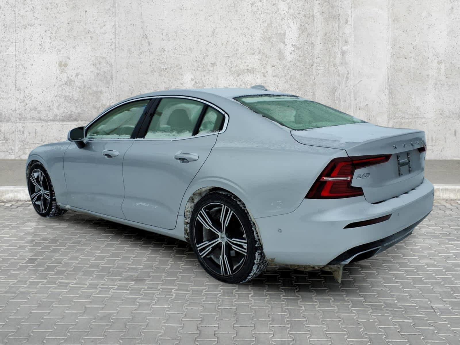 Used 2022 Volvo S60 B5 Inscription FWD image 9
