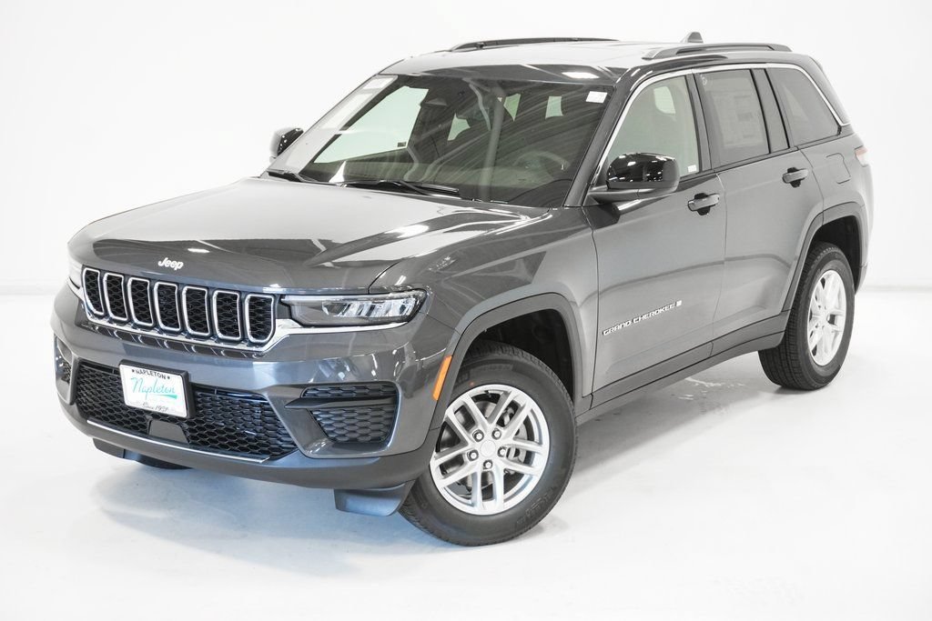 New 2025 Jeep Grand Cherokee Laredo w/ Luxury Tech Group I AWD/4WD image 2