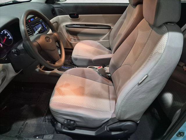 Used 2010 Hyundai Accent GS w/ Premium Pkg 3 FWD image 13