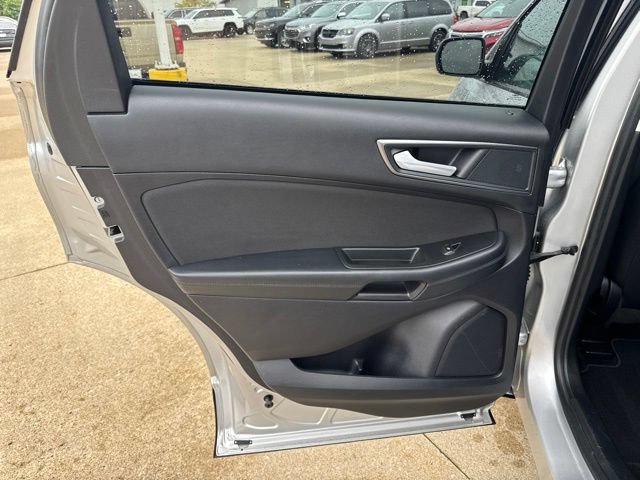 Used 2019 Ford Edge SE FWD image 20