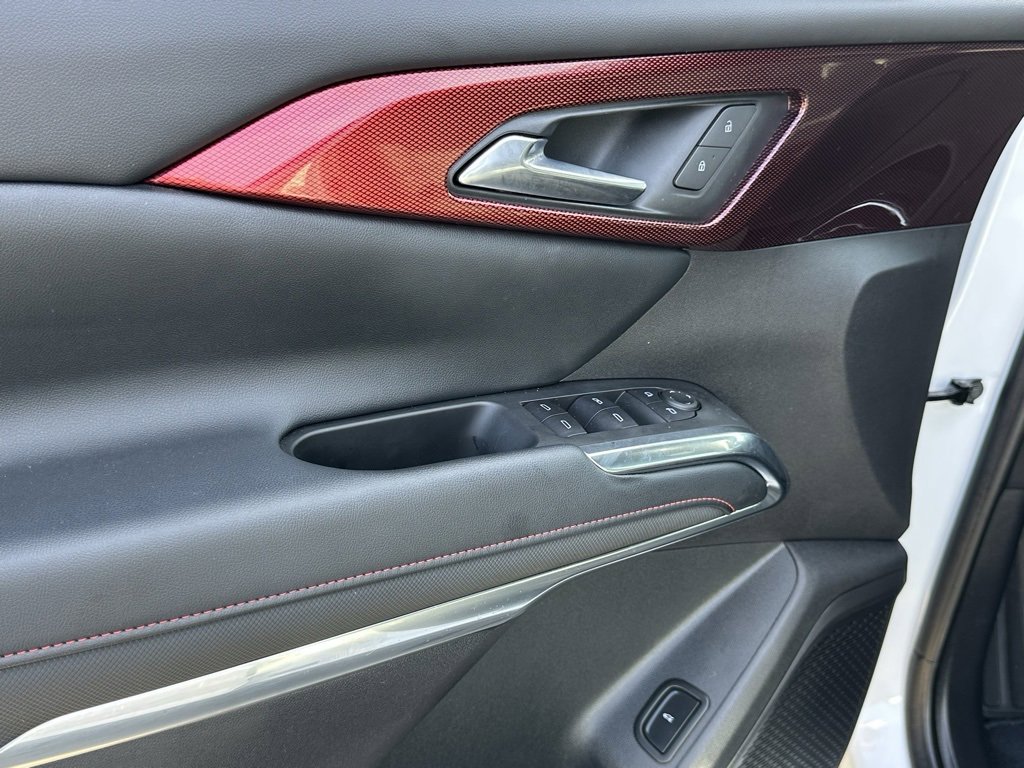 Used 2025 Chevrolet Traverse Z71 w/ Driver Confidence Package image 16