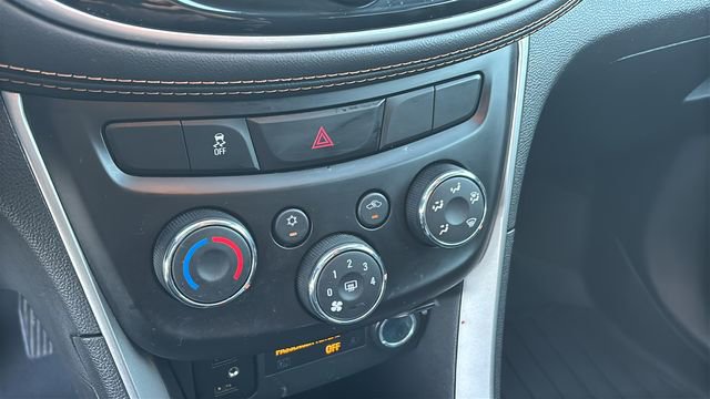 Used 2021 Chevrolet Trax LT w/ Driver Confidence Package image 19