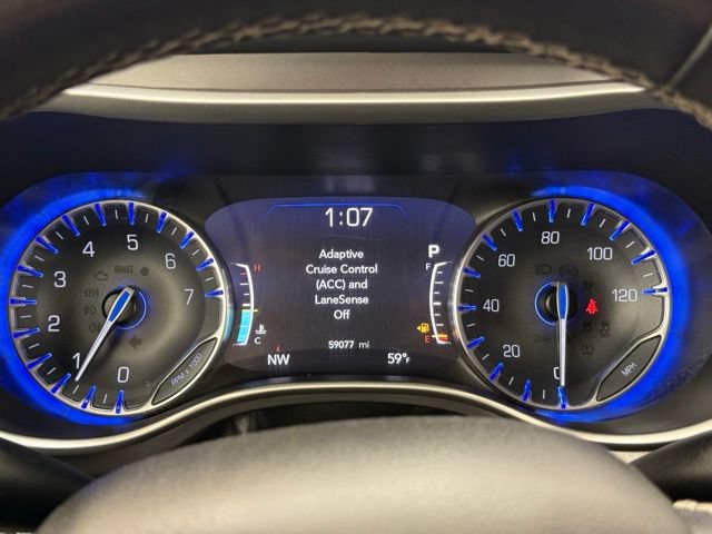 Used 2022 Chrysler Pacifica Touring-L FWD image 34