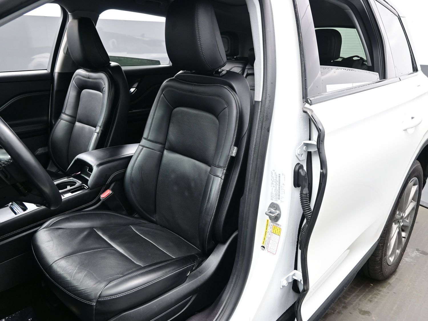 Used 2022 Lincoln Corsair AWD w/ Premium Package image 12