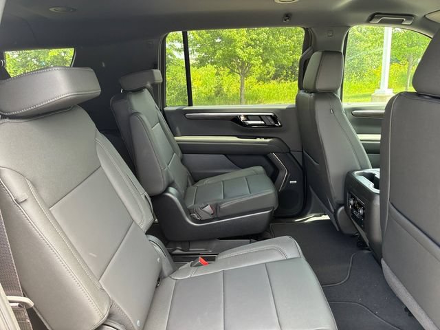 New 2026 Chevrolet Suburban LT w/ Comfort Package AWD/4WD image 15