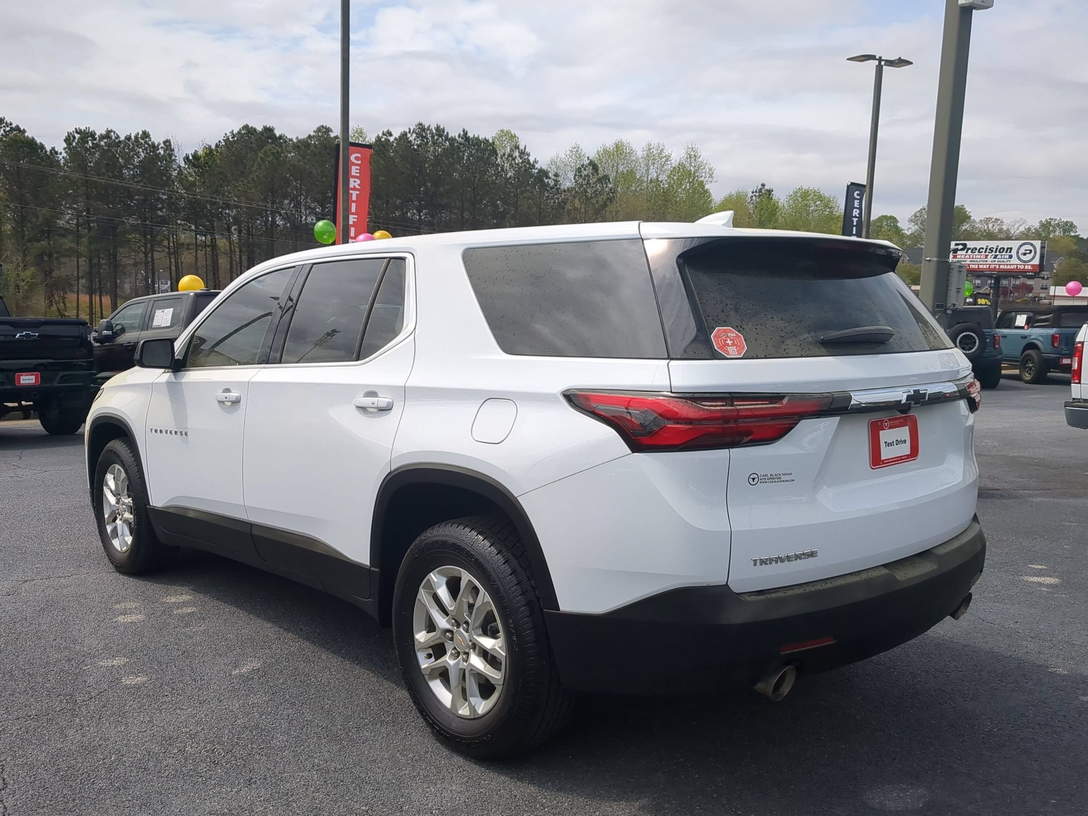 Used 2023 Chevrolet Traverse LS FWD image 7