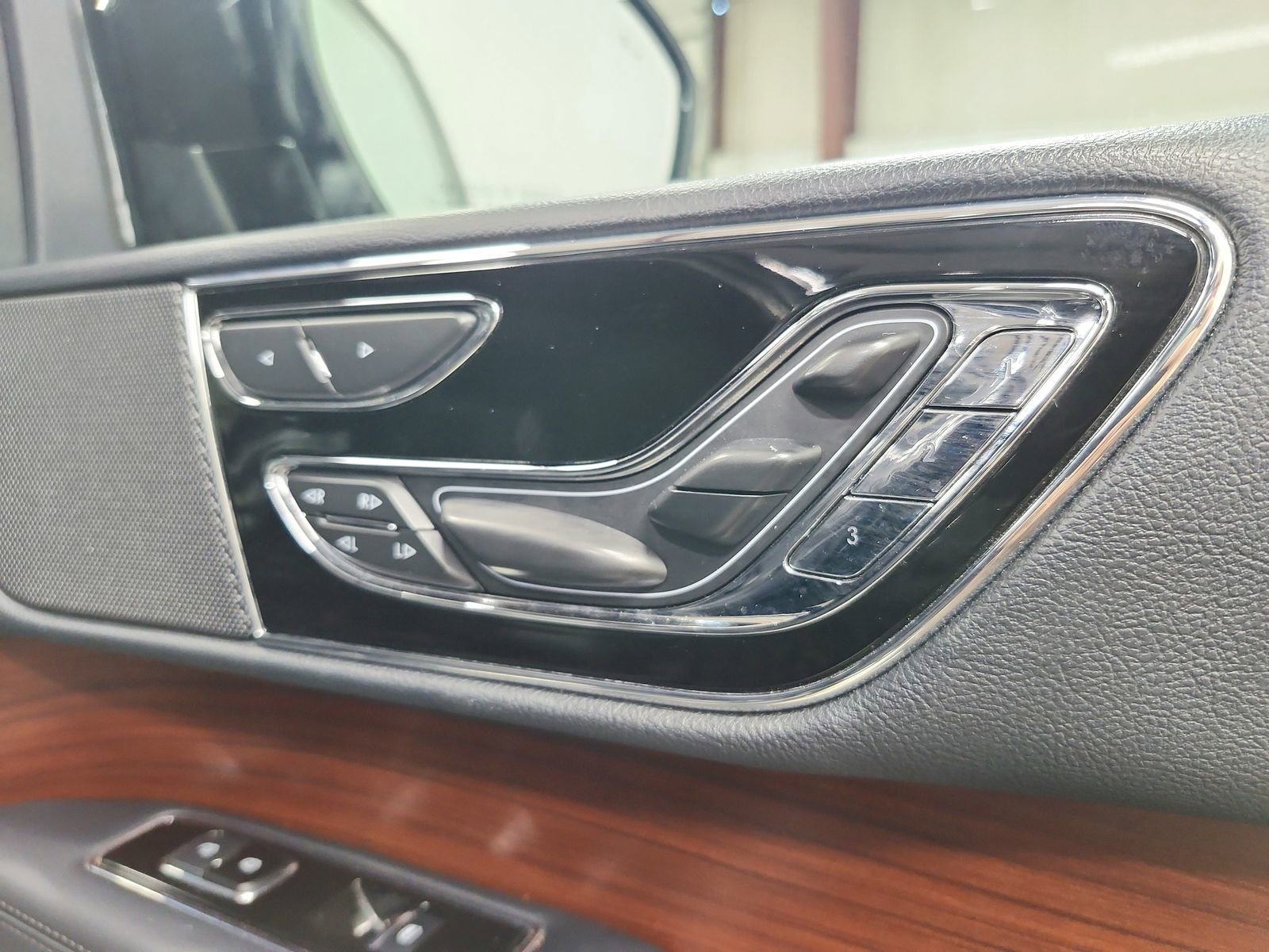 Used 2023 Lincoln Navigator Reserve image 47