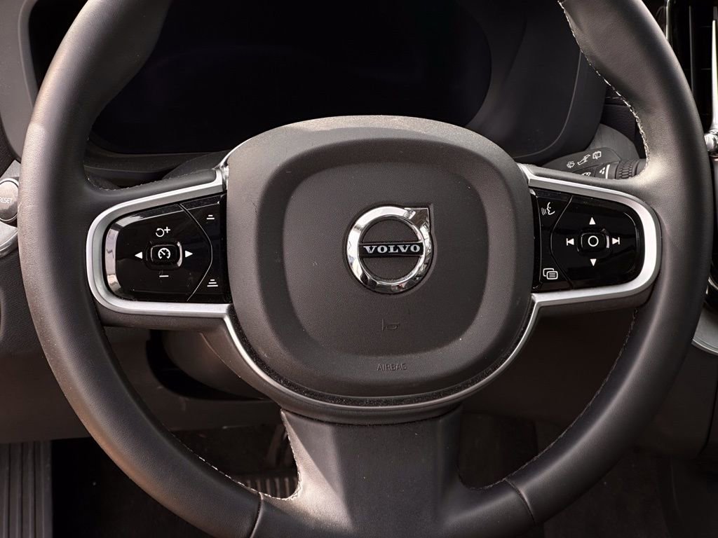 Used 2025 Volvo XC60 B5 Ultra w/ Protection Package Premier image 12