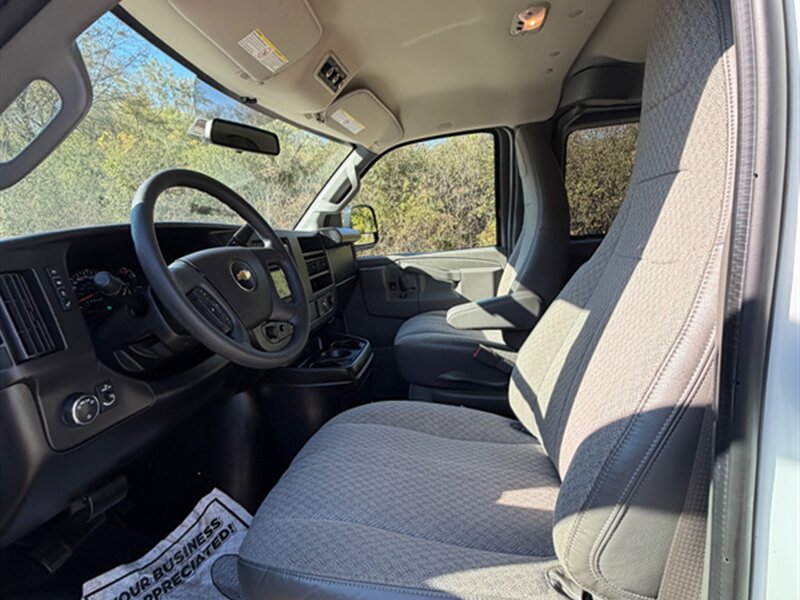 Used 2017 Chevrolet Express 3500 LT w/ LT Preferred Equipment Group RWD image 17