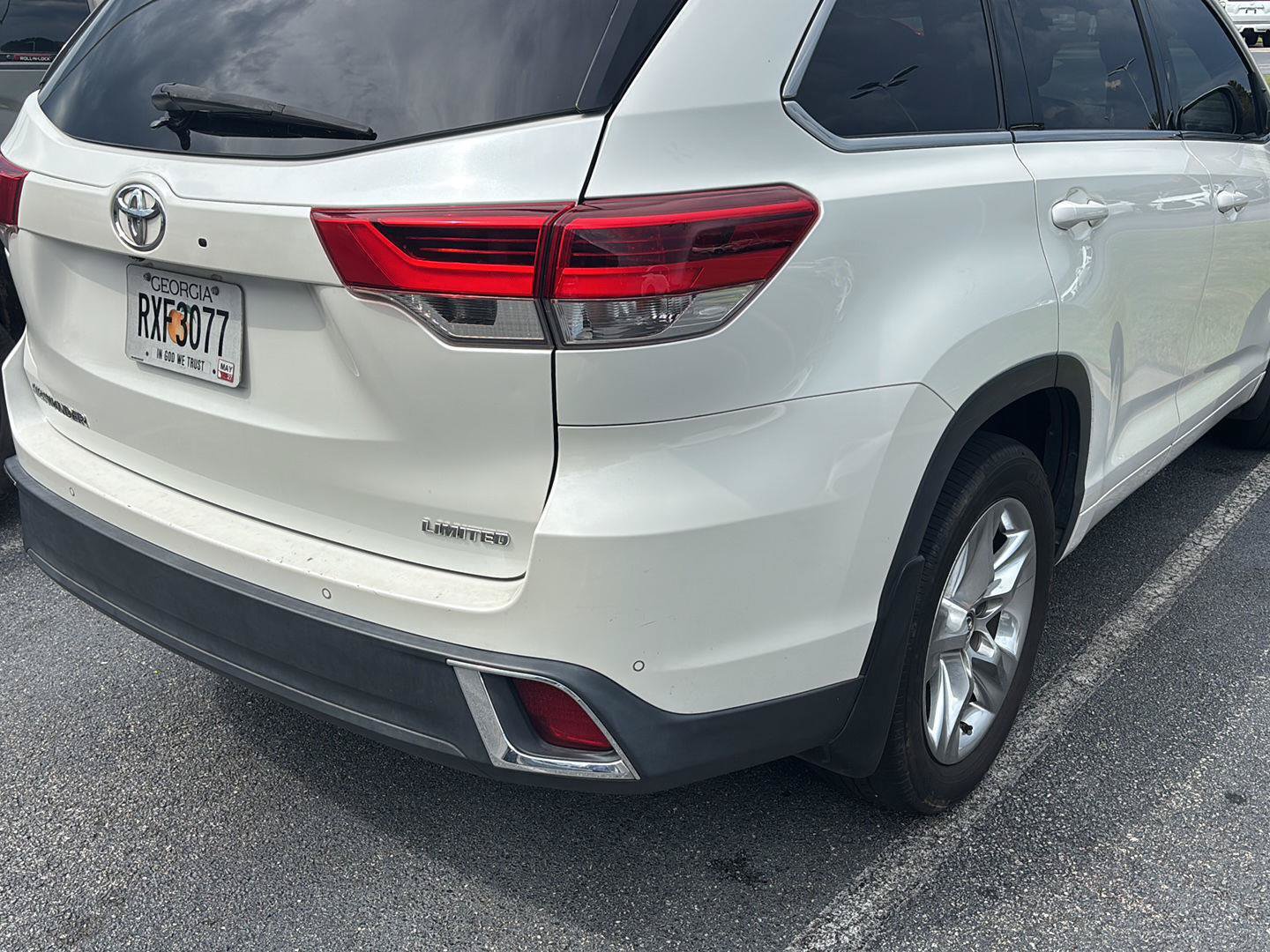 Used 2018 Toyota Highlander FWD V6 image 13