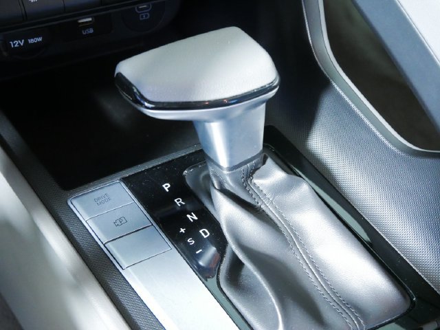Used 2024 Hyundai Elantra SEL FWD image 30