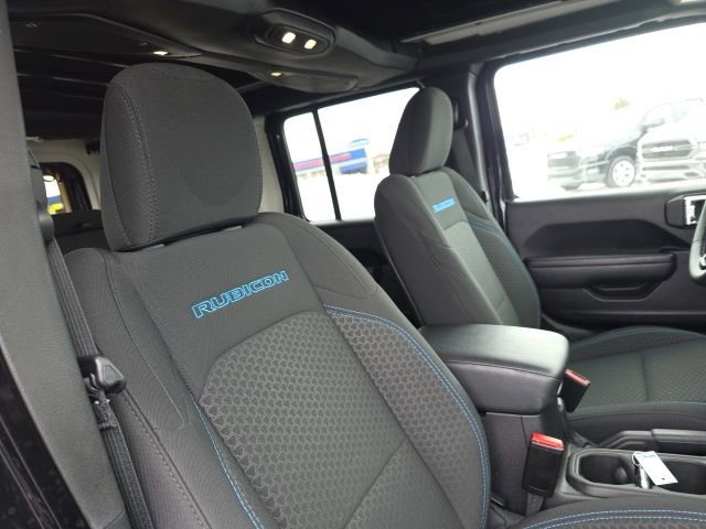 Used 2025 Jeep Wrangler Unlimited Rubicon 4xe w/ Safety Group image 41