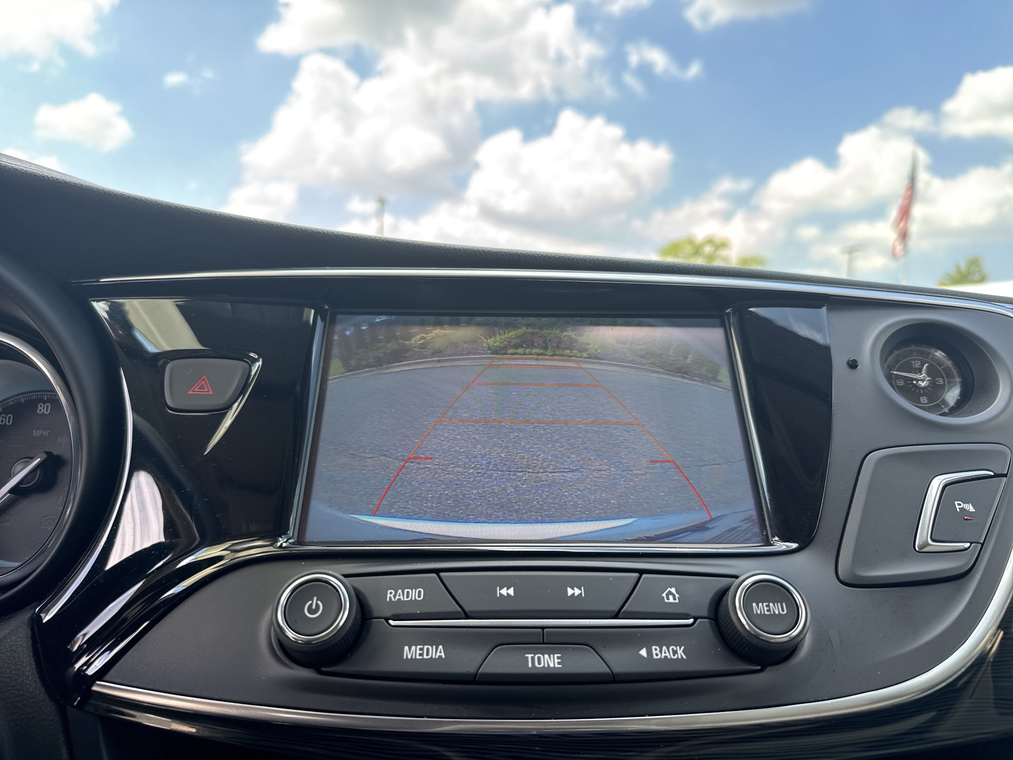 Used 2017 Buick Envision Essence FWD image 25