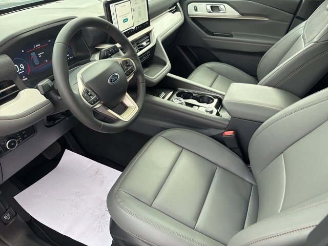 New 2025 Ford Explorer Active image 21