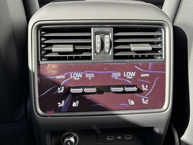 Certified 2026 Porsche Cayenne AWD/4WD image 23