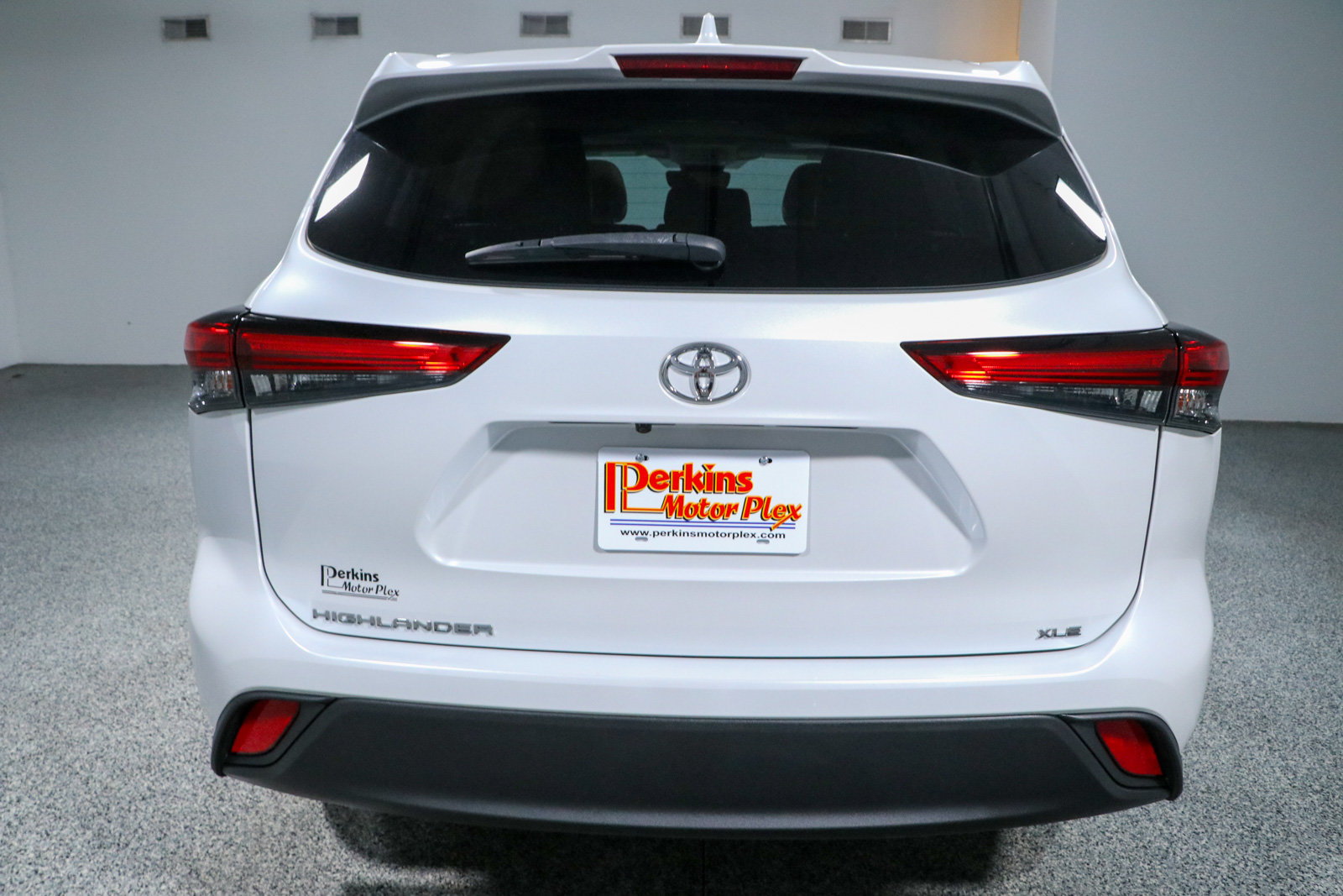 Used 2022 Toyota Highlander XLE FWD image 8