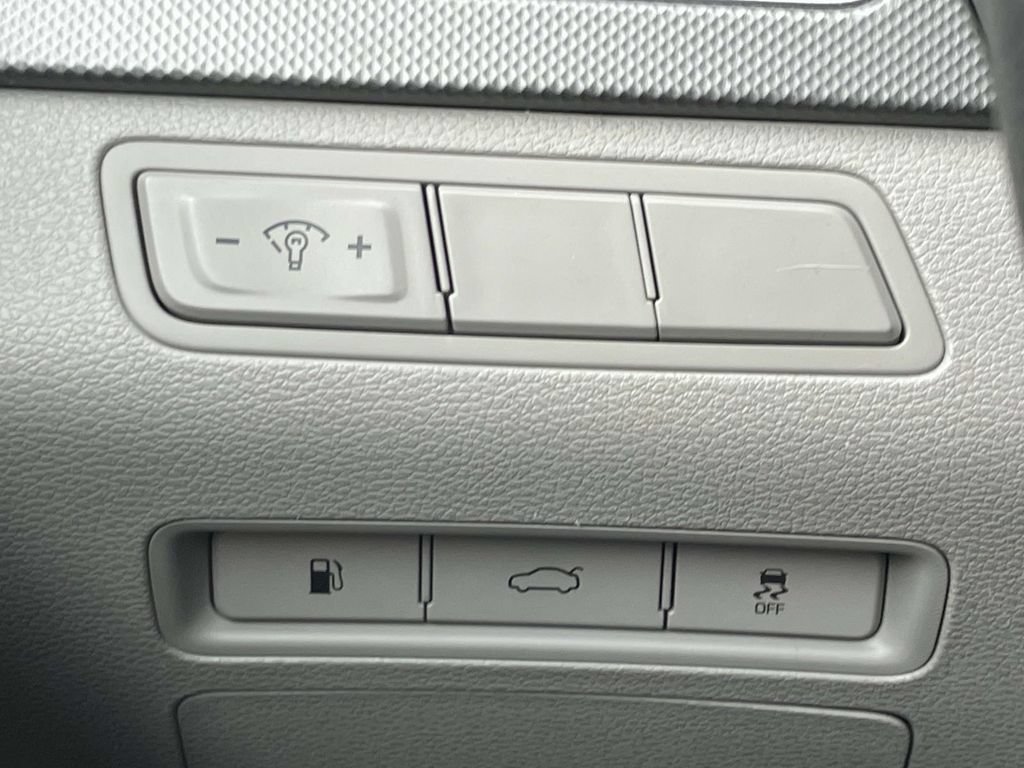 Used 2017 Hyundai Sonata SE FWD image 17