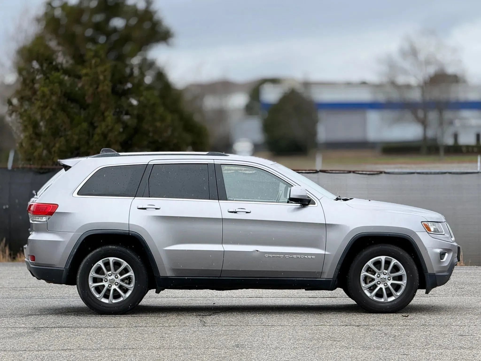 Used 2014 Jeep Grand Cherokee Laredo w/ 18" Wheel & 8.4" Radio Group image 7
