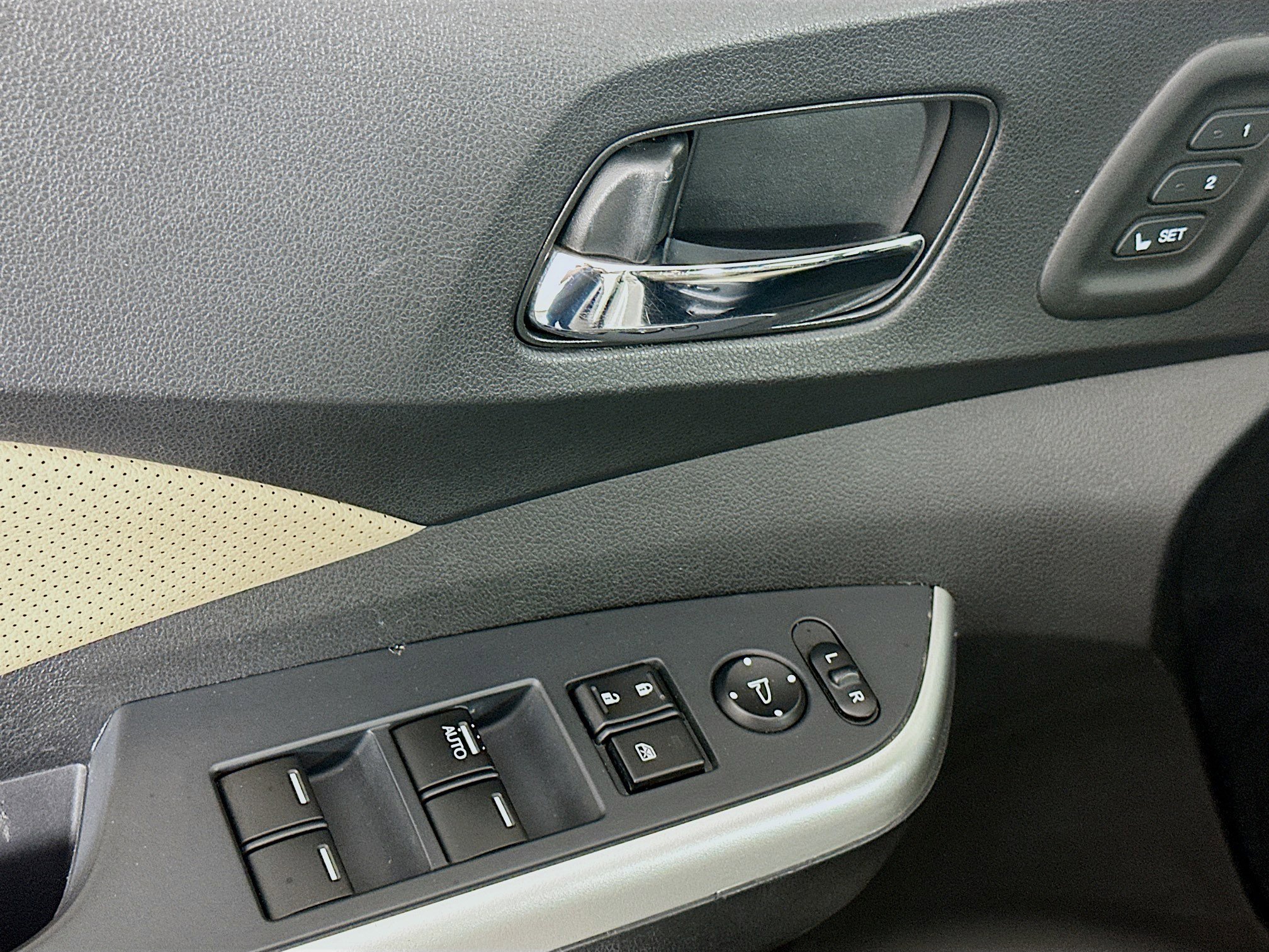 Used 2015 Honda CR-V Touring image 15