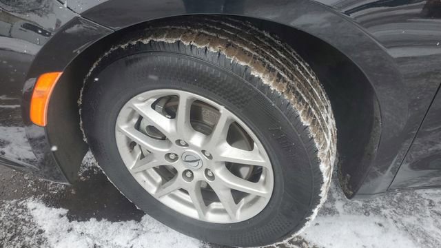 Certified 2024 Chrysler Pacifica Touring-L image 4