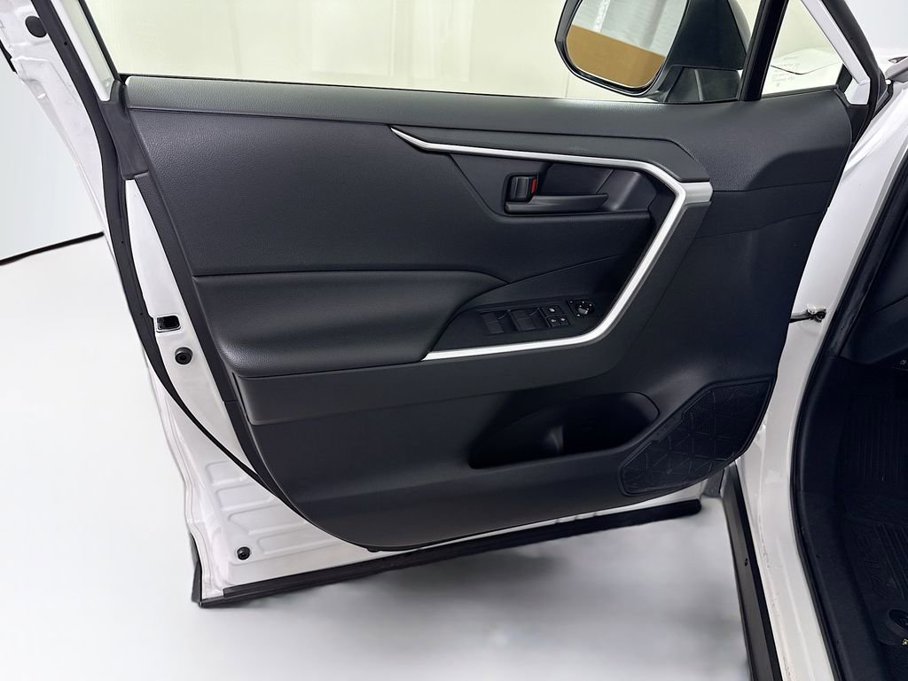 Used 2023 Toyota RAV4 LE image 23