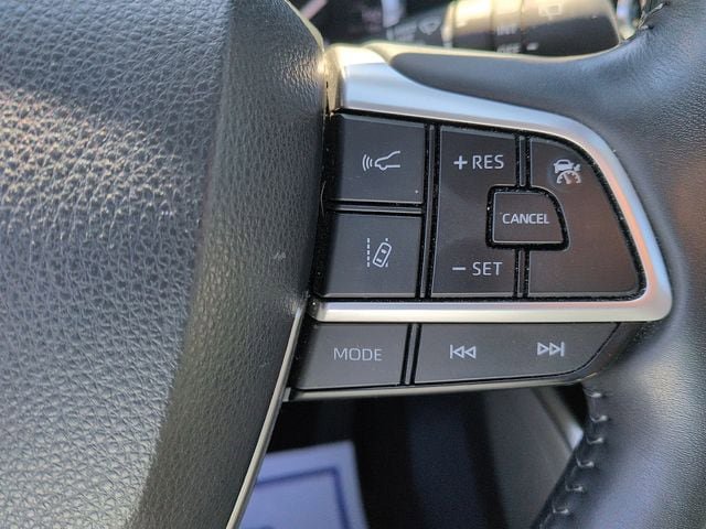 Used 2022 Toyota Highlander Platinum AWD/4WD image 21