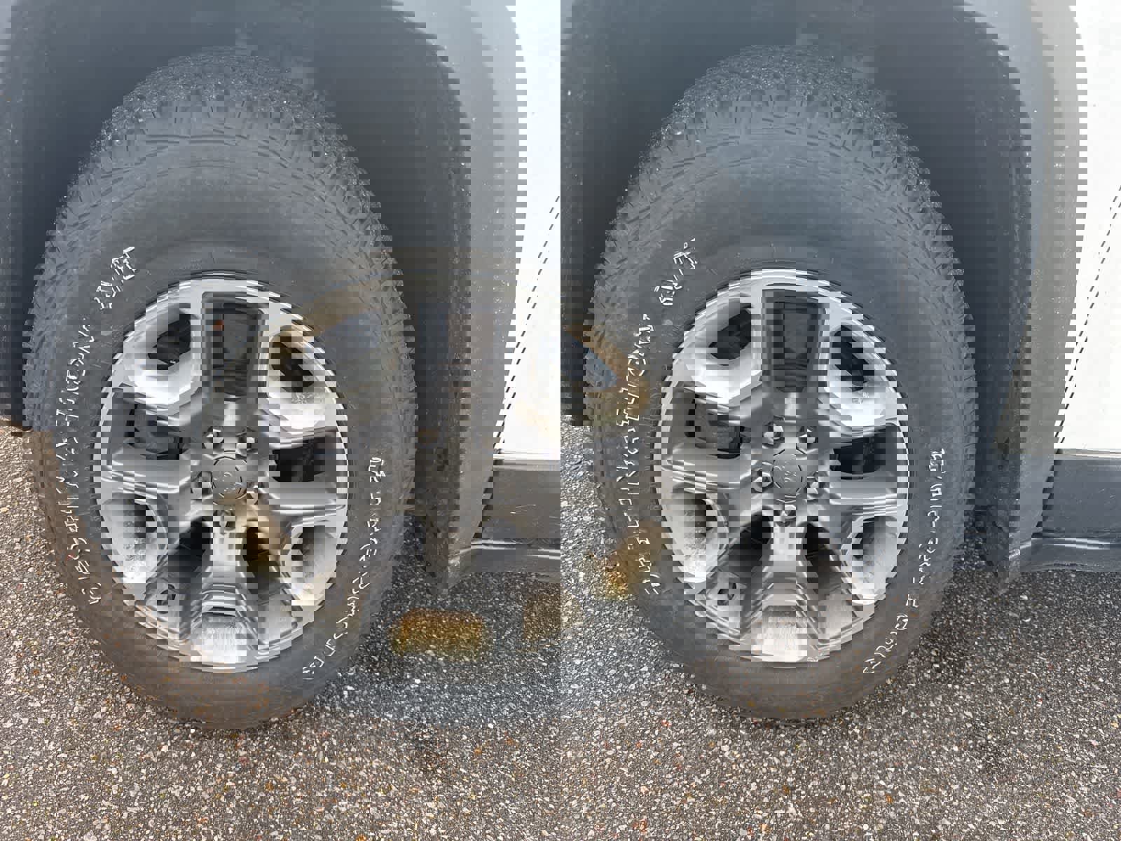 Used 2019 Jeep Cherokee Trailhawk w/ Cold Weather Group image 8