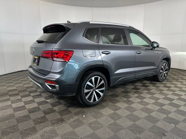 Used 2022 Volkswagen Taos SE image 3