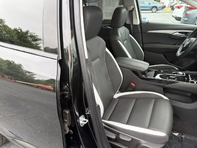 Certified 2025 Buick Envision Sport Touring AWD/4WD image 19