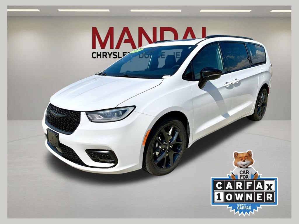Used 2025 Chrysler Pacifica Limited