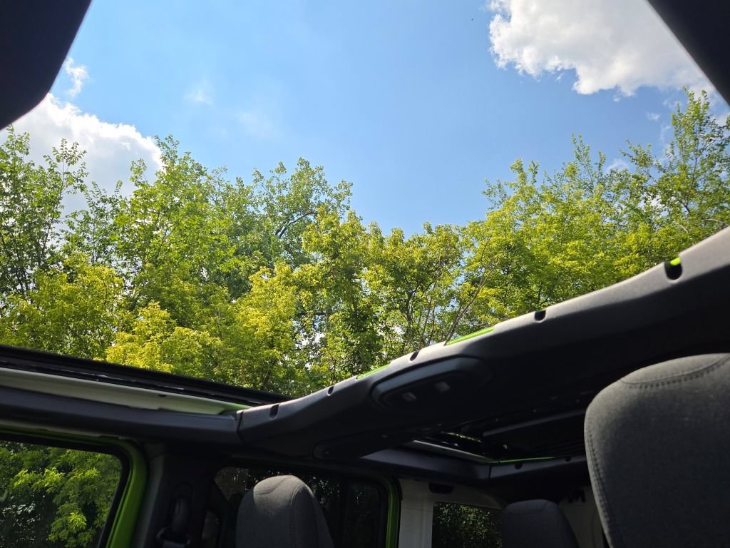 Used 2025 Jeep Wrangler Unlimited Sport AWD/4WD video 3