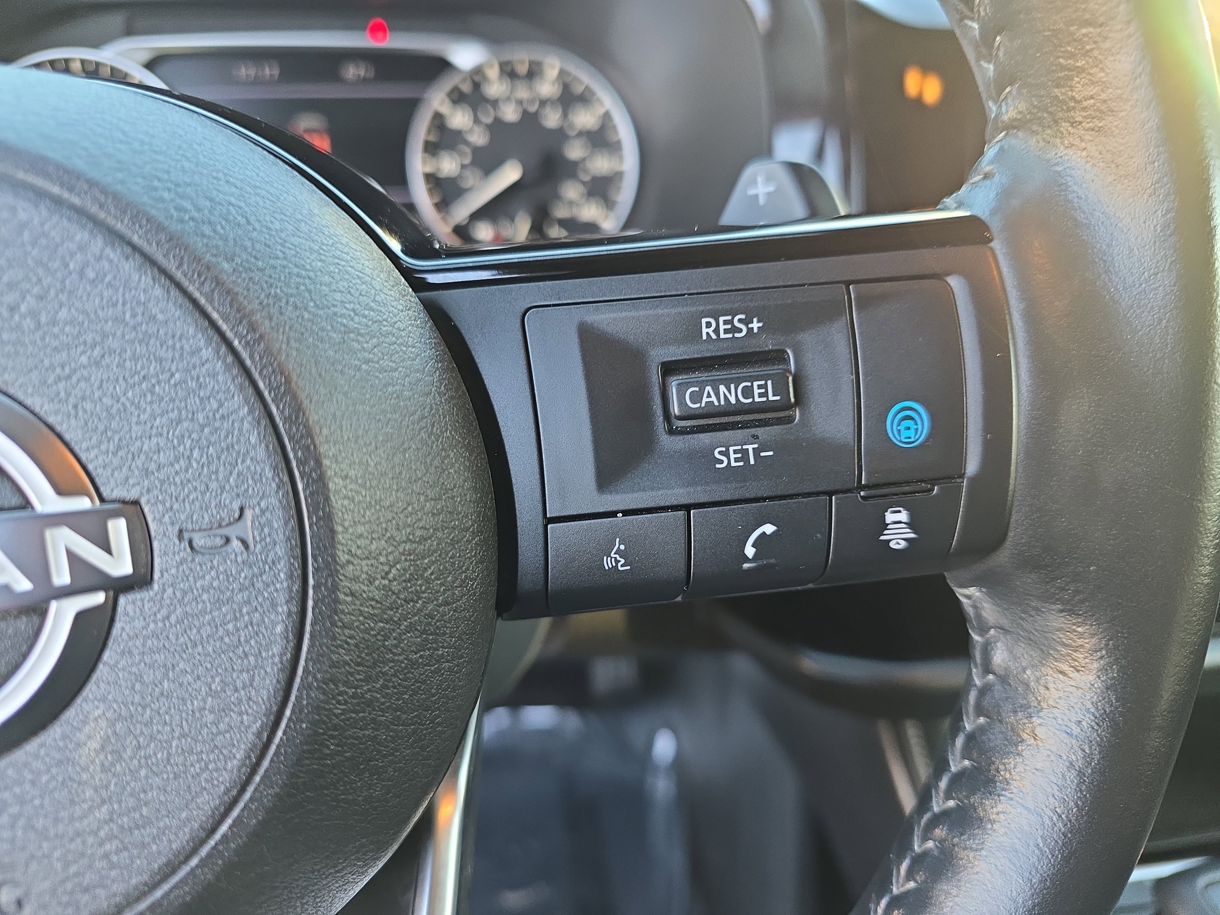 Used 2022 Nissan Pathfinder SL w/ SL Black Package image 20