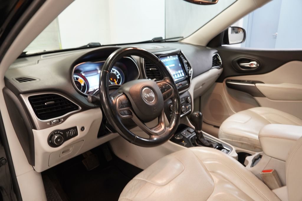 Used 2019 Jeep Cherokee Limited image 7