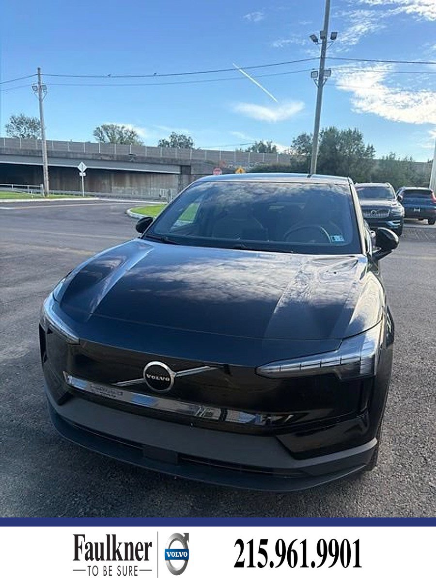 Used 2025 Volvo EX30 Plus w/ Protection Package Premier AWD/4WD video 1