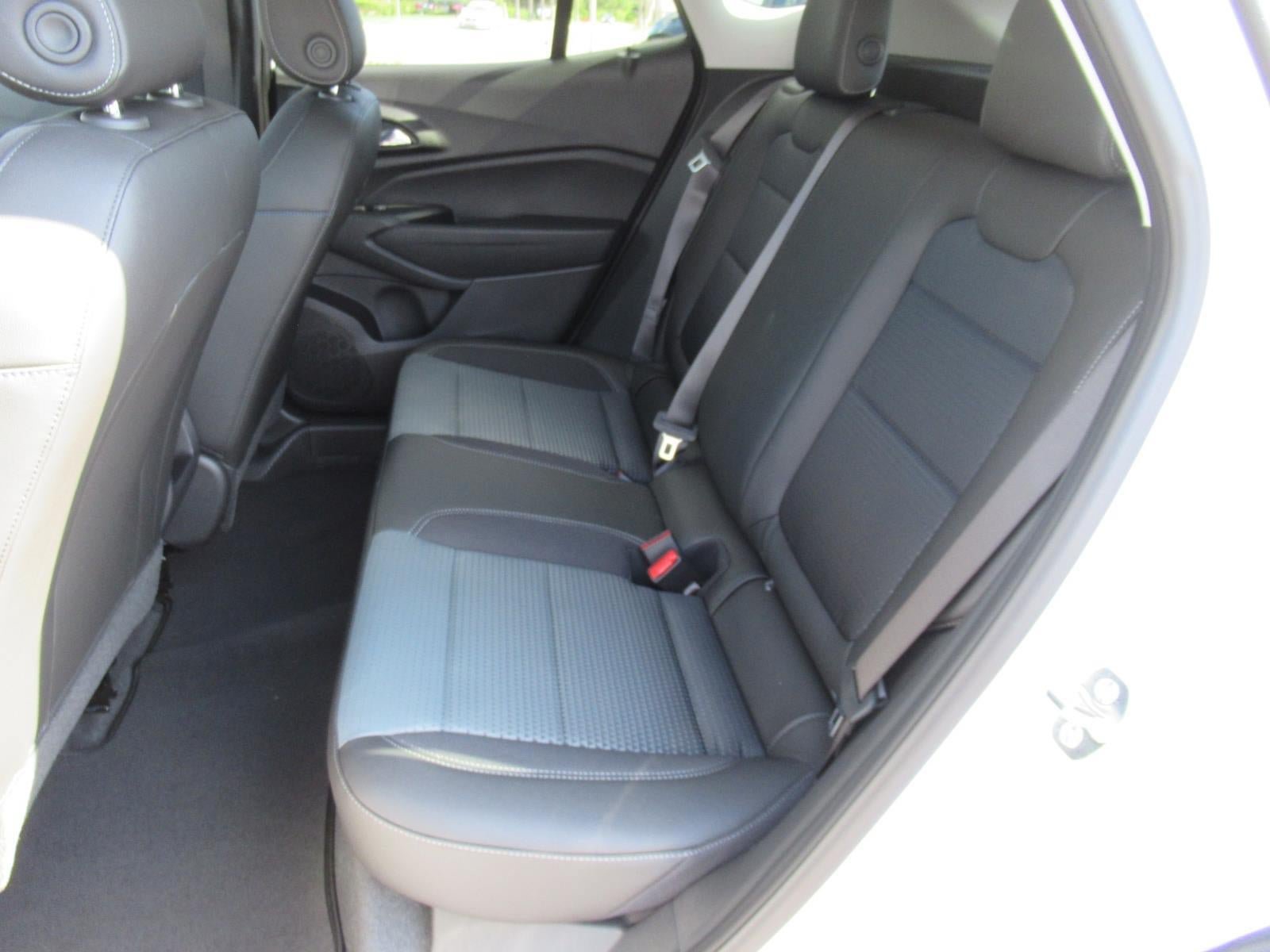 New 2026 Chevrolet Trax LT w/ Driver Confidence Package FWD image 33
