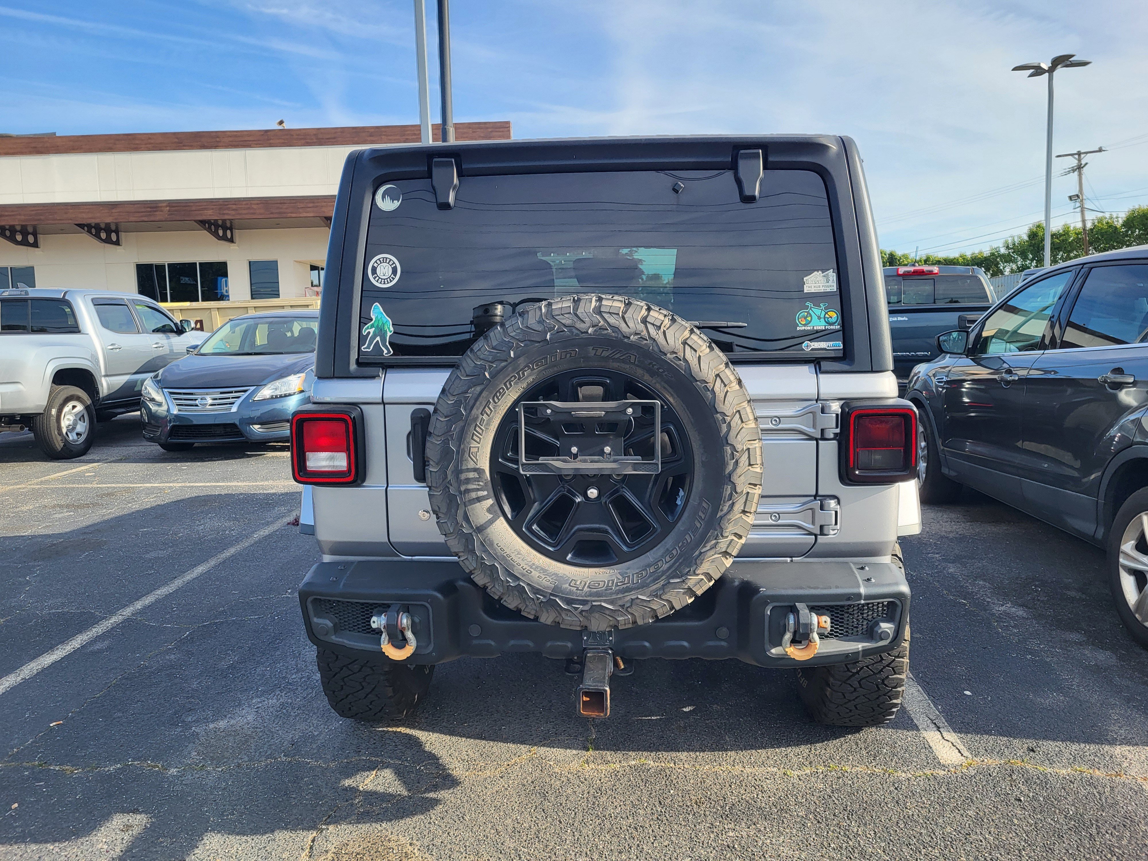 Used 2018 Jeep Wrangler Unlimited Sahara image 5