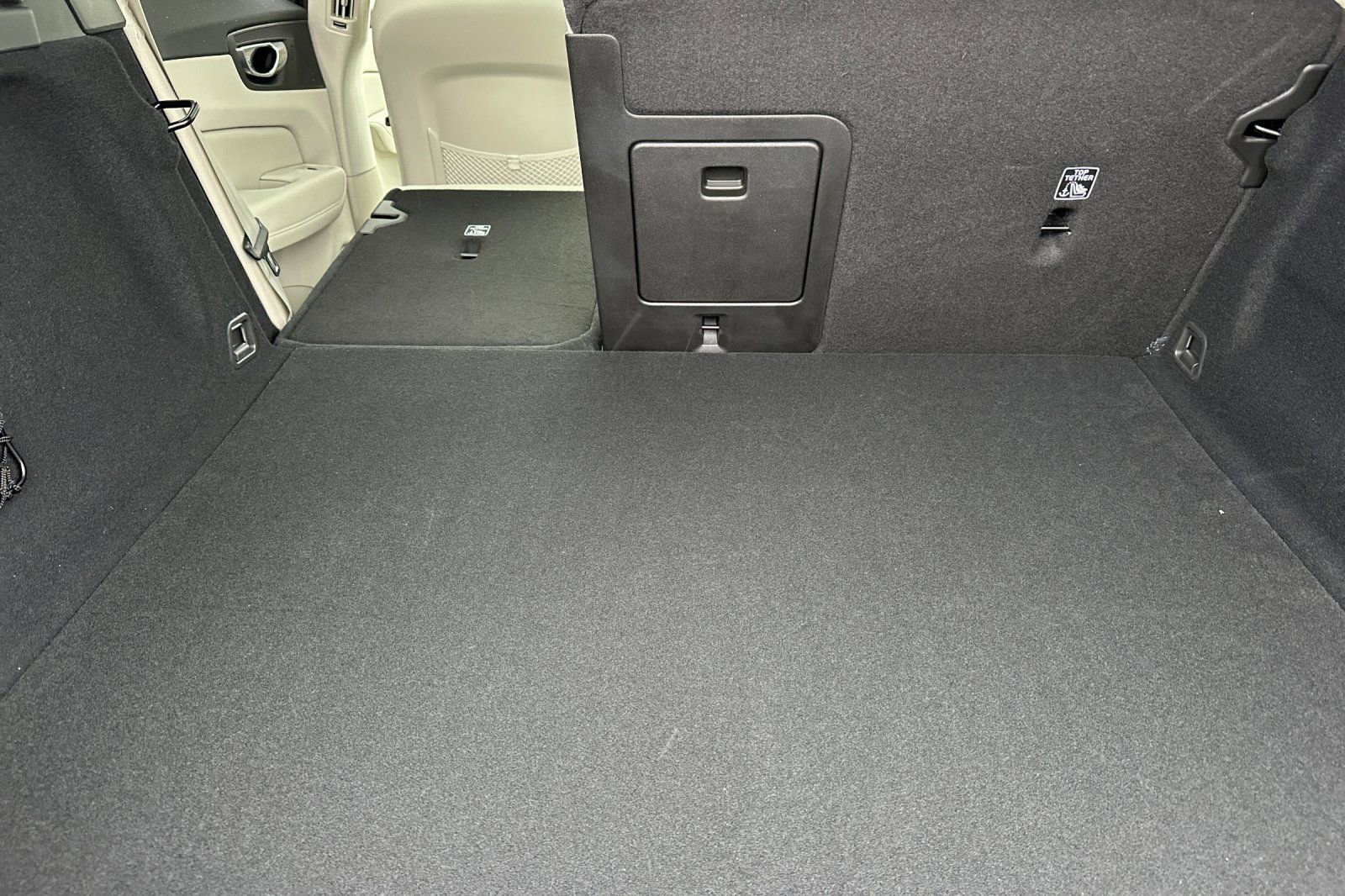 New 2026 Volvo XC60 B5 Ultra w/ Protection Package Premier image 17