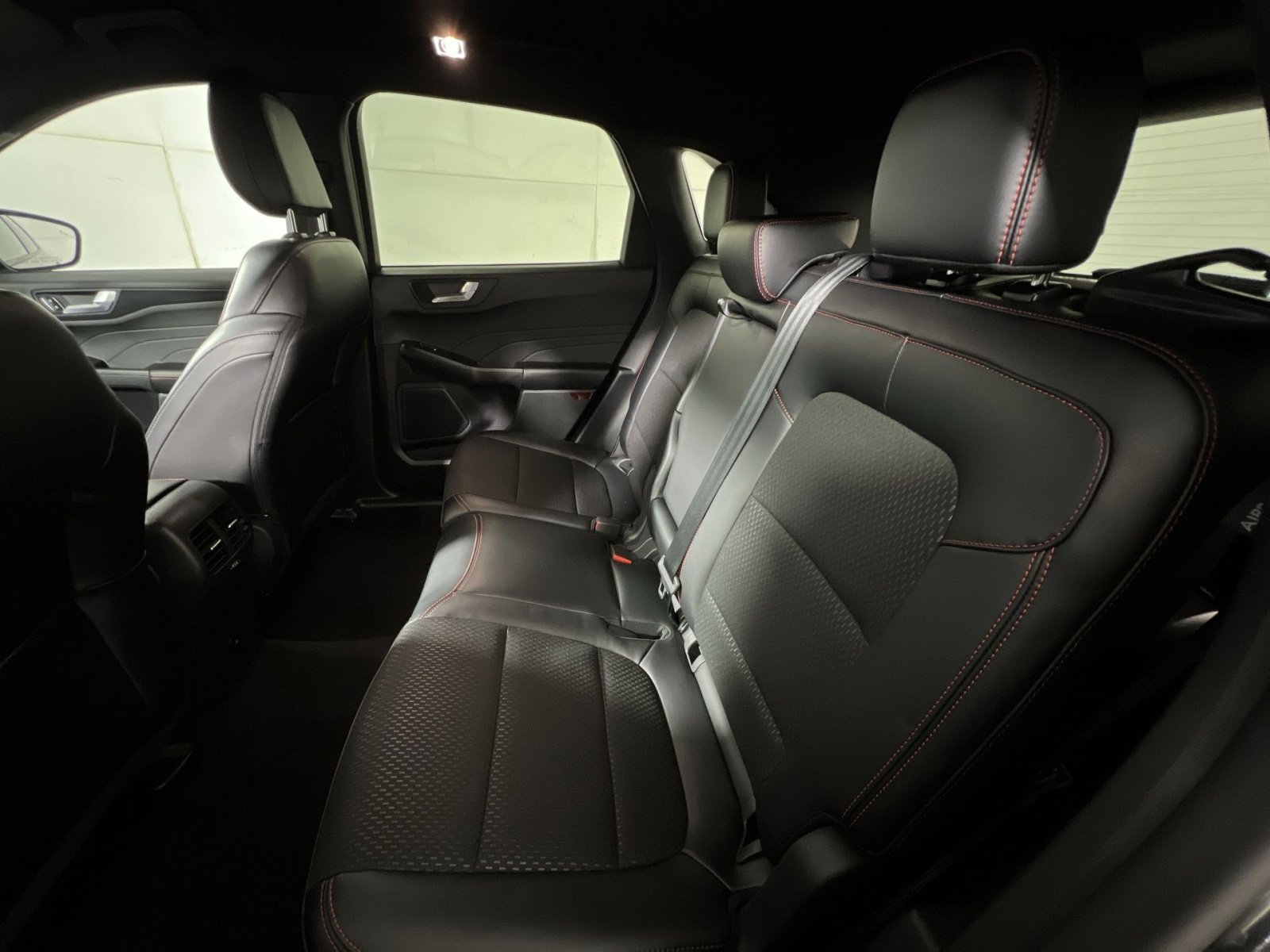 Used 2025 Ford Escape ST-Line w/ Equipment Group 301A image 23