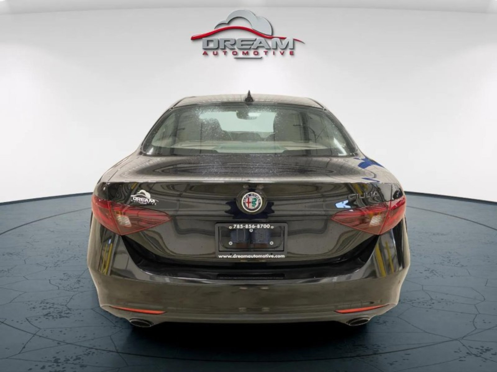 Used 2019 Alfa Romeo Giulia w/ Nero Edizione RWD image 16