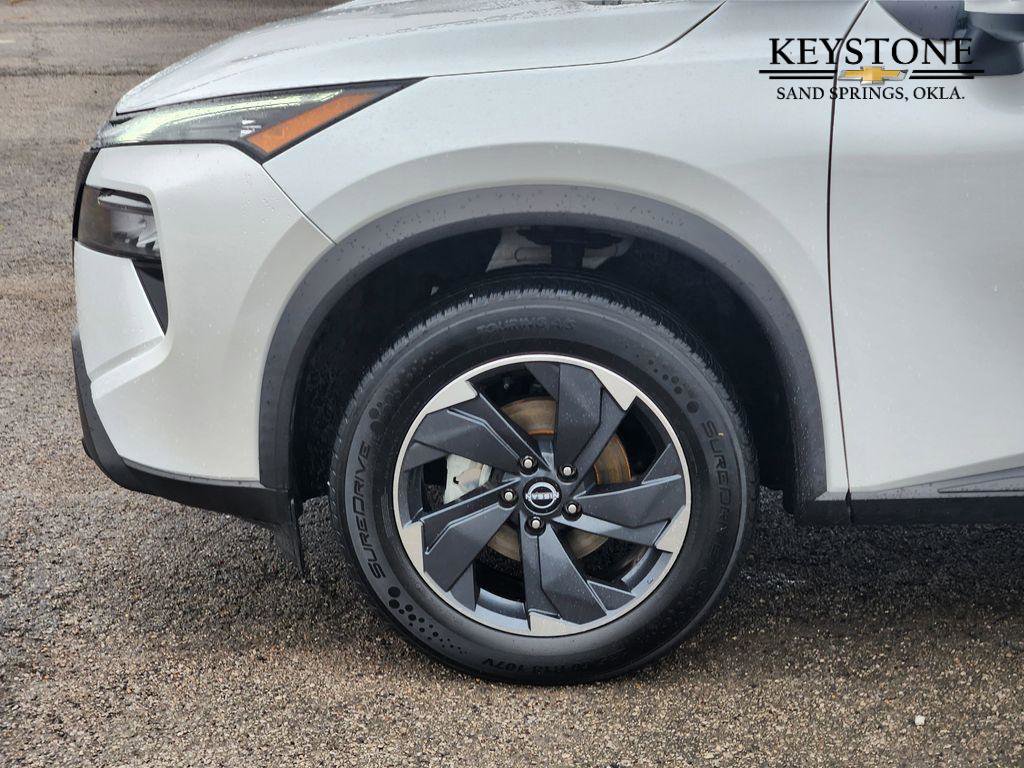 Used 2024 Nissan Rogue SV image 8