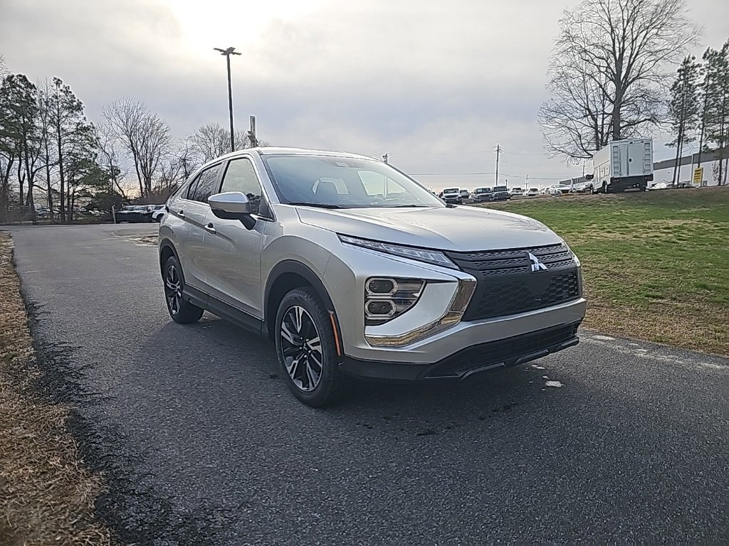 Used 2024 Mitsubishi Eclipse Cross SE image 3